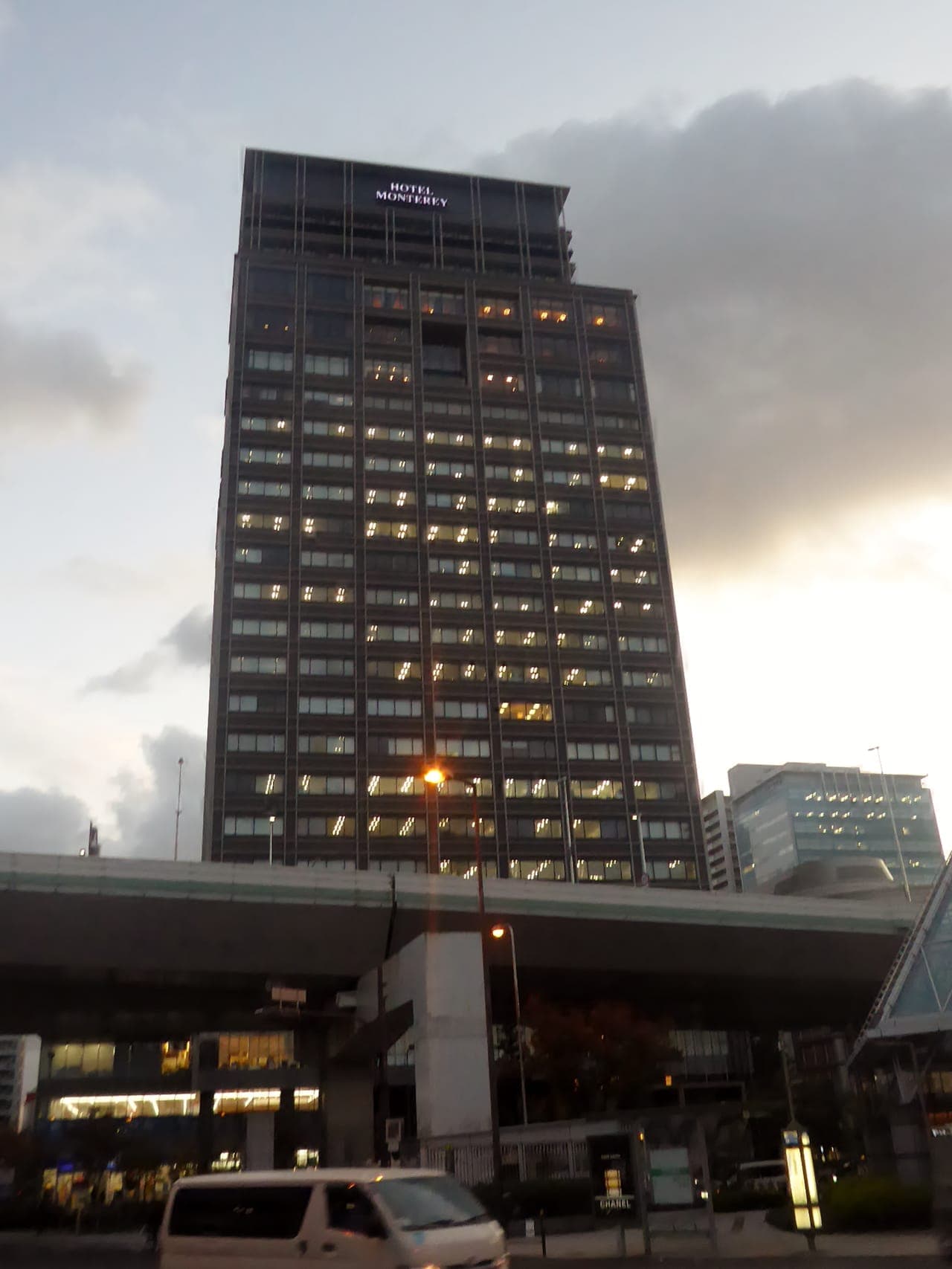 Exterior of Hotel Monterey Grasmere Osaka